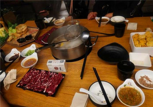深湖记潮牛火锅