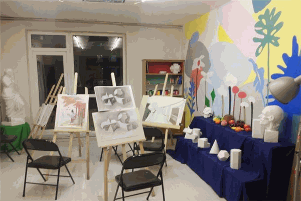 缤纷岛少儿美术基地