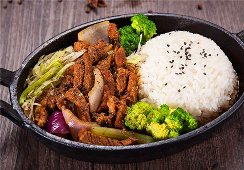 吉胤祥黑椒鸡肉饭