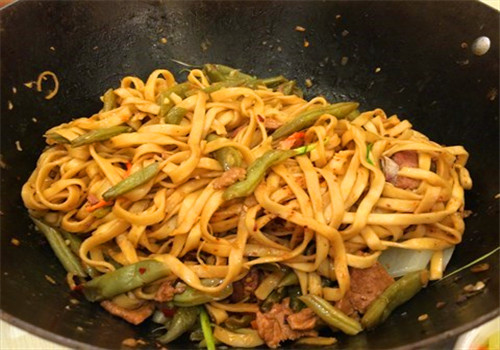 金豆角焖面