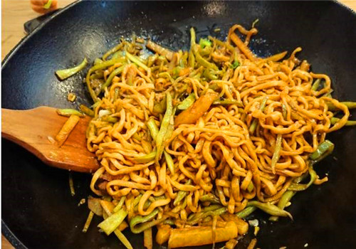 金豆角焖面