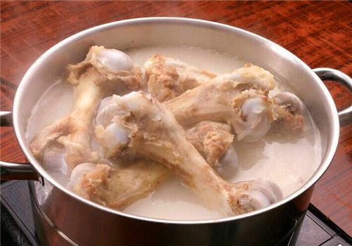 鲜牛肉大骨汤