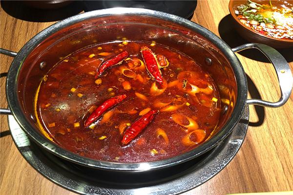 围辣串串香小火锅