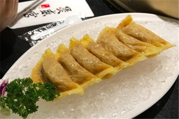 煲盛宫猪肚鸡