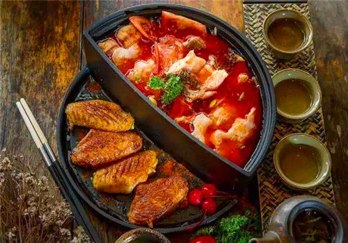 八品道台记锅食汇火锅