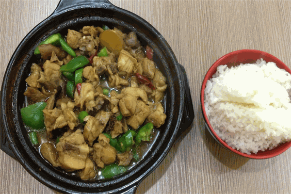泉味源黄焖鸡米饭