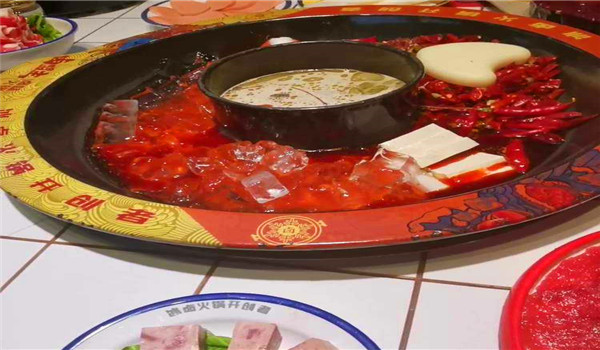 卤盟主卤味火锅