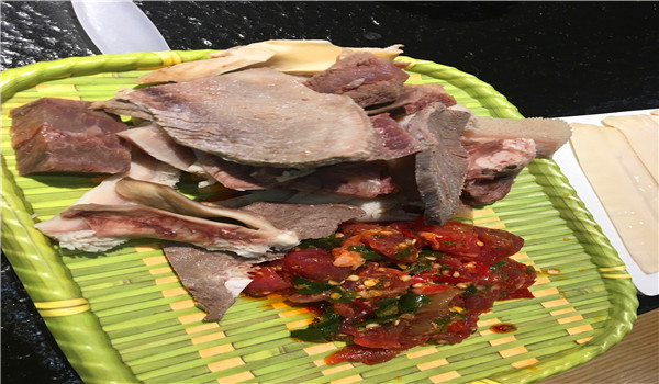 三顾牛炉