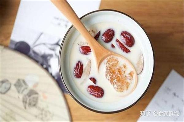 食宜鲜炖燕窝