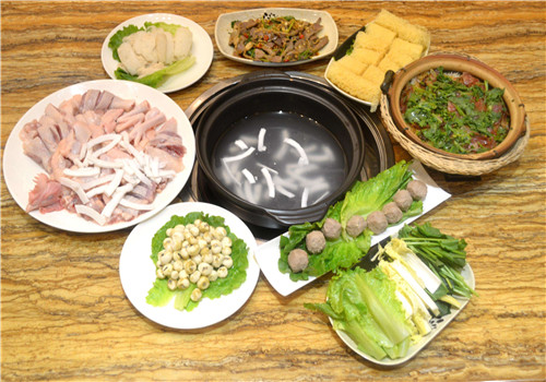 凤凰四季椰子鸡