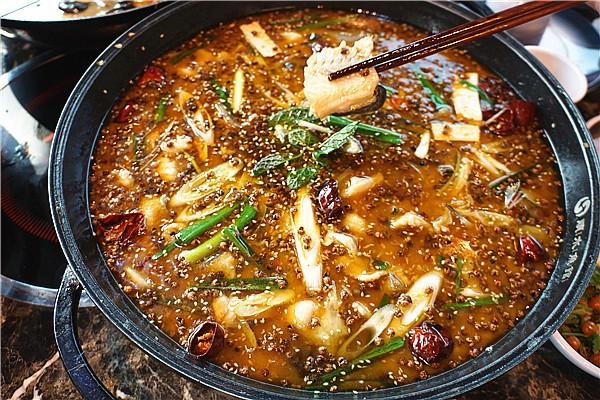 原生态本塘酸菜鱼