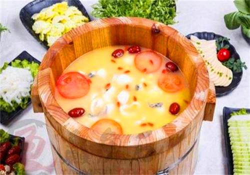 香村老汉木桶鱼