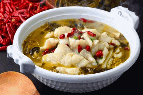 萌小艾酸菜鱼米饭