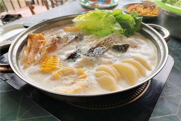 馋嘴猫酸菜鱼