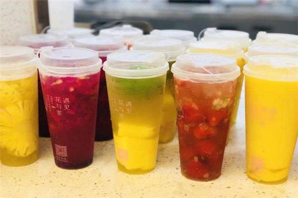 水果糖奶茶