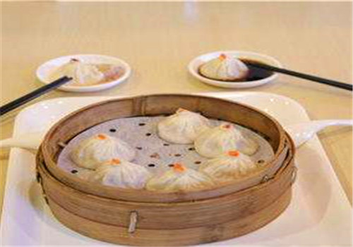 鱼翅蟹黄汤包