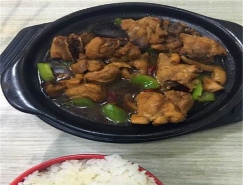 口福居黄焖鸡米饭