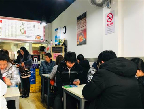黄氏老厨黄焖鸡米饭