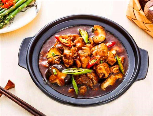 孔记黄焖鸡米饭