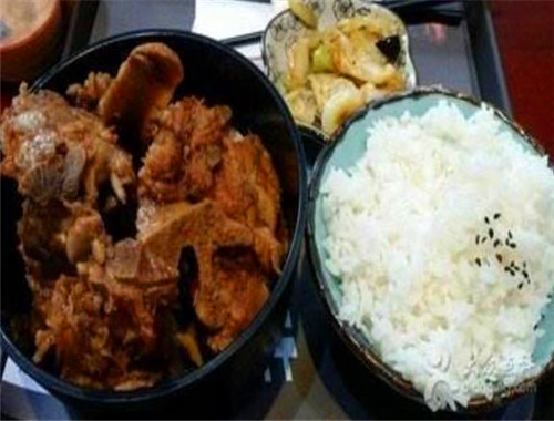 料掌门犟骨饭