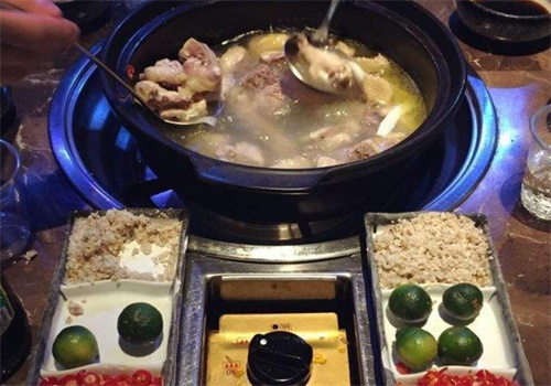 同仁四季椰子鸡