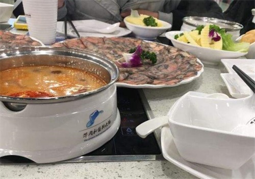 魔法帽牛肉火锅