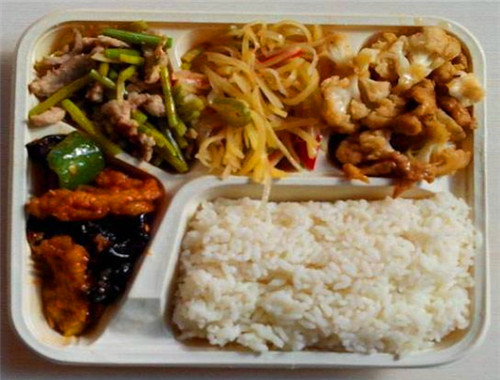 一人罐焖肉饭