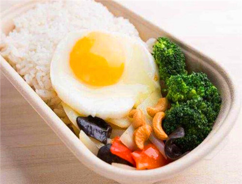 一人罐焖肉饭