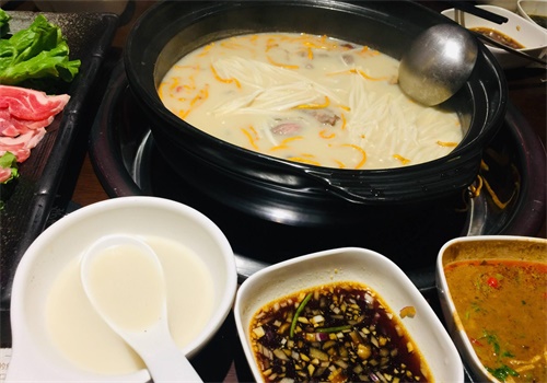 捞神火锅汤物料理