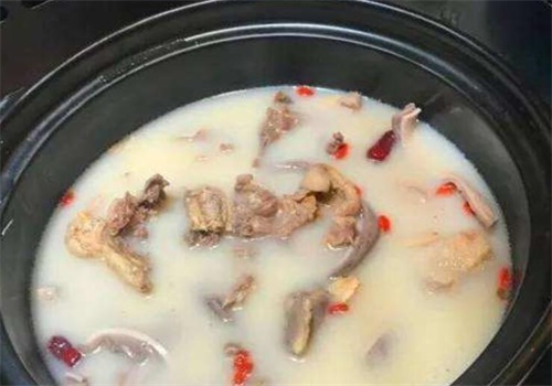 捞神火锅汤物料理