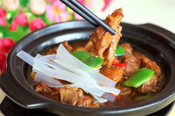 煲煲香黄焖鸡米饭
