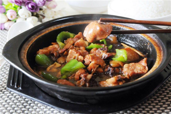 宋一轩黄焖鸡米饭