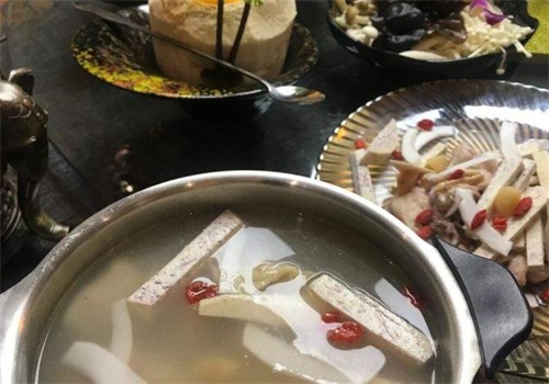 捞神火锅汤物料理
