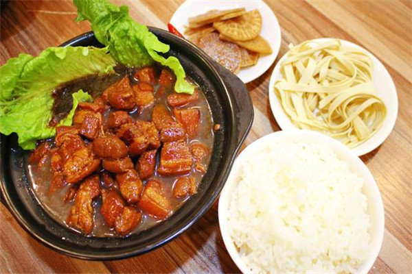 姝函老友记黄焖鸡米饭