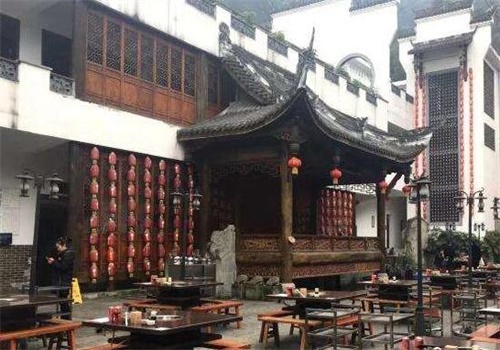 陆派巴倒烫火锅