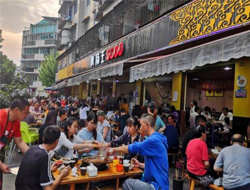 孙哥鸭肠王砂锅串串香