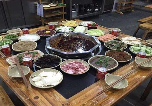陆派巴倒烫火锅