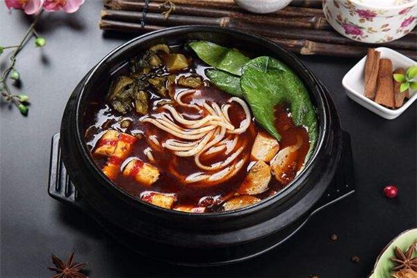 俏阿瑶过桥米线