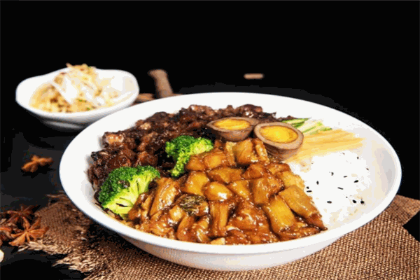 味爵仕卤肉饭