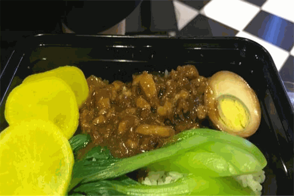 赋卤卤肉饭