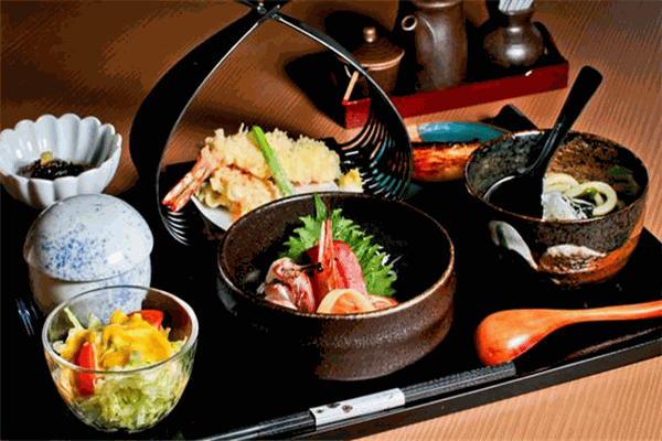 三只熊轻奢餐饮