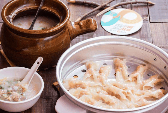 爽滑饺子王咸骨煲仔粥
