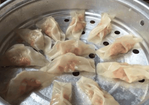 爽滑饺子王咸骨煲仔粥