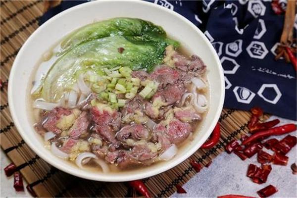 旁派牛肉粿条