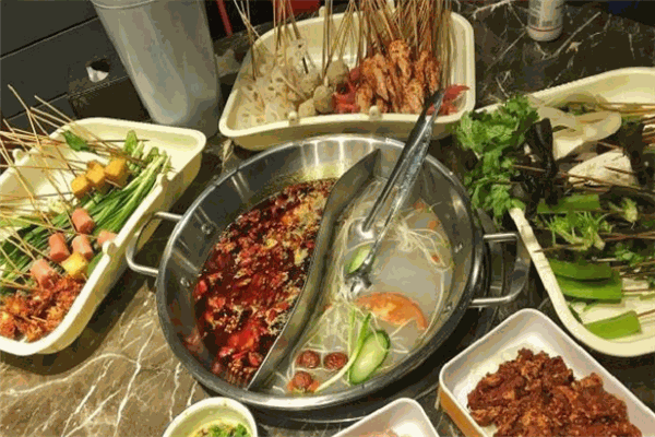 何家香串串香火锅