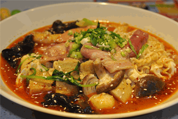 馍饭先生麻辣烫