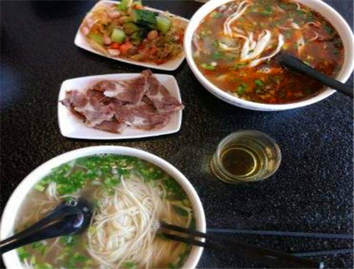牛拉拉牛肉面
