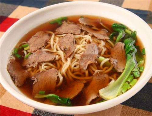 不同板牛肉面