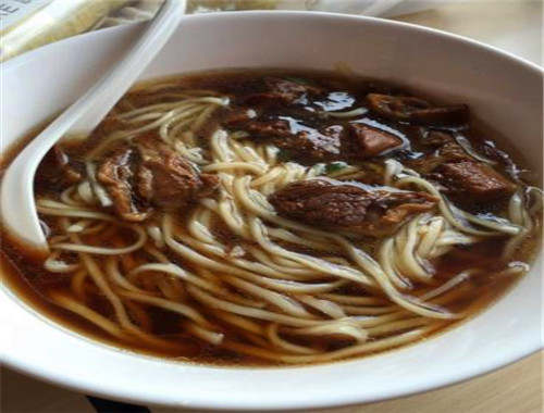 纪先生牛肉面