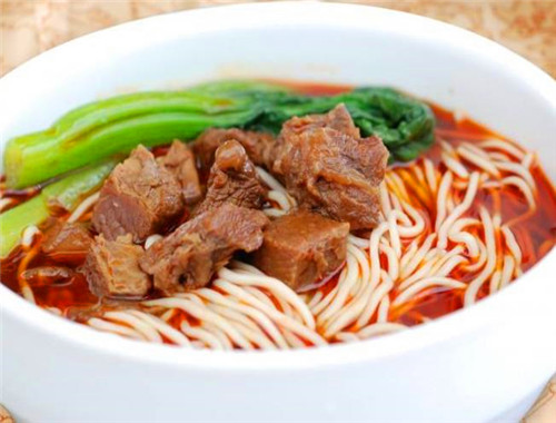 不同板牛肉面